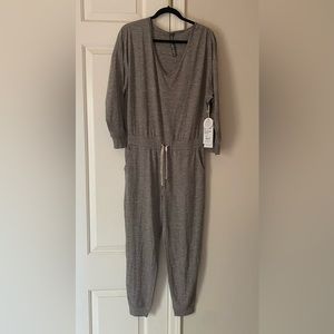 Vuori Long-Sleeve Lux Jumpsuit (size M) romper oatmeal Heather nwt